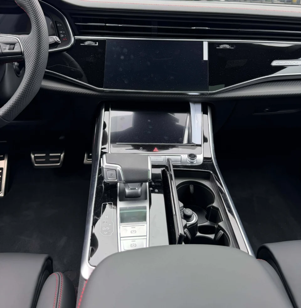 audi q8 11