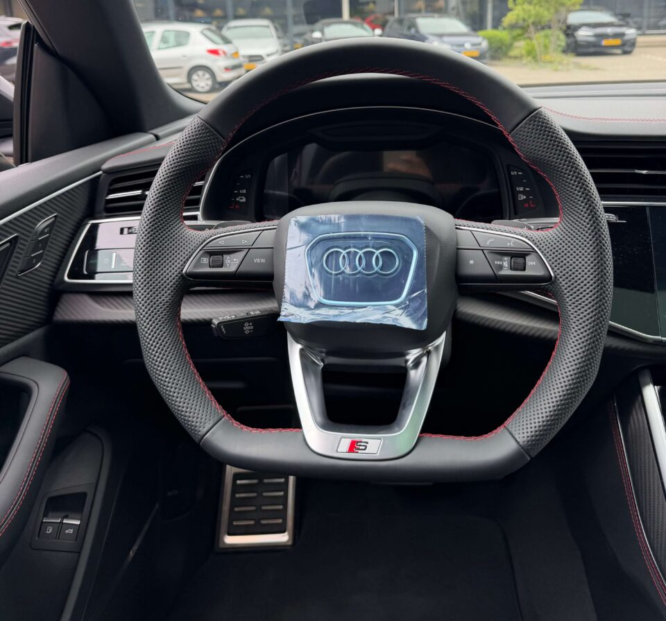 audi q8 12