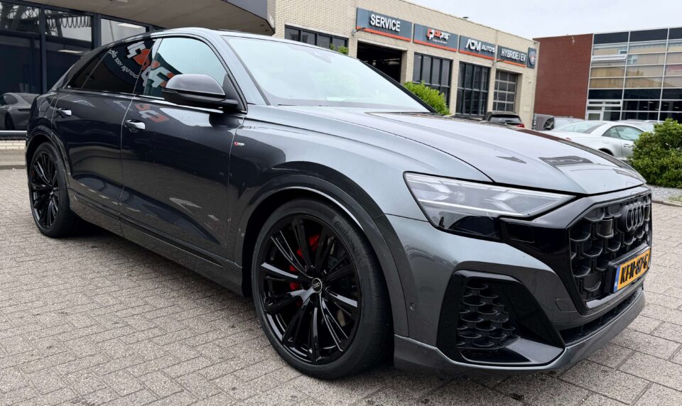 audi q8 15