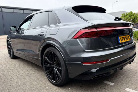 audi q8 17