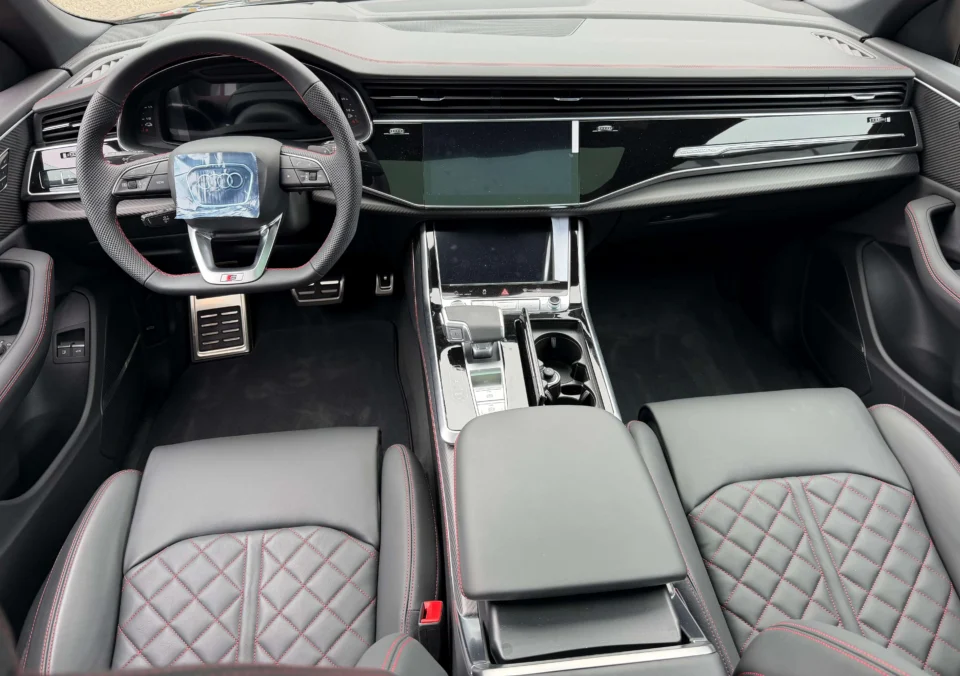 audi q8 9