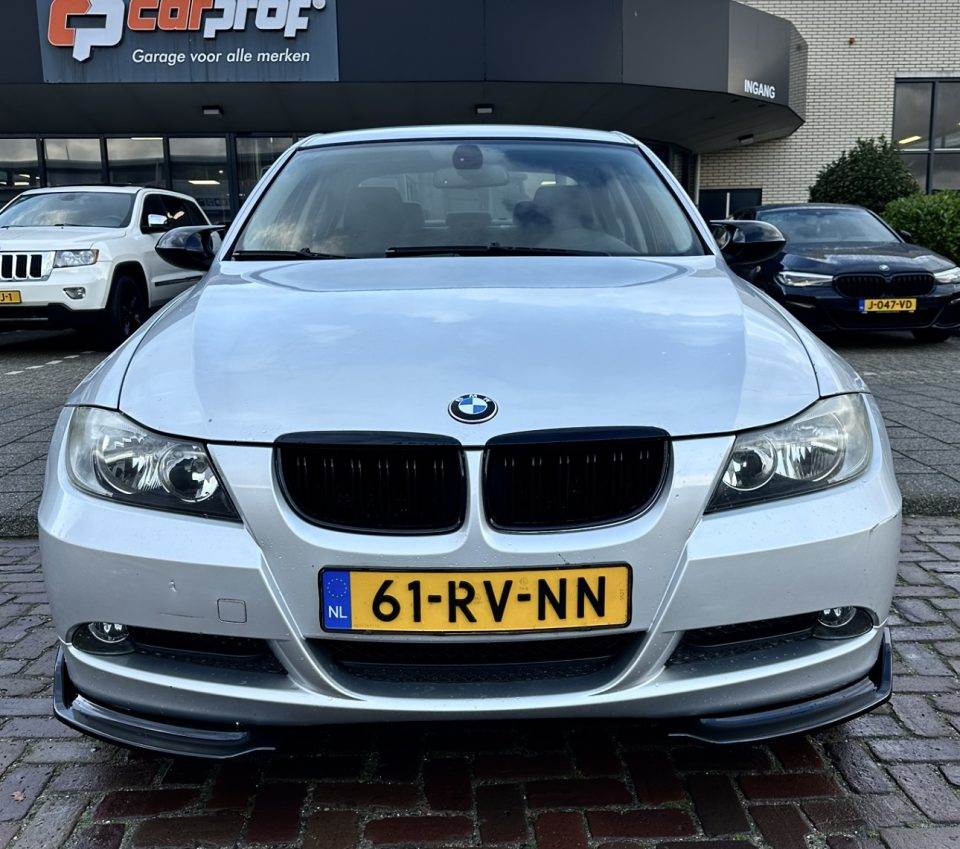 BMW 3-Serie 318i Dynamic executive