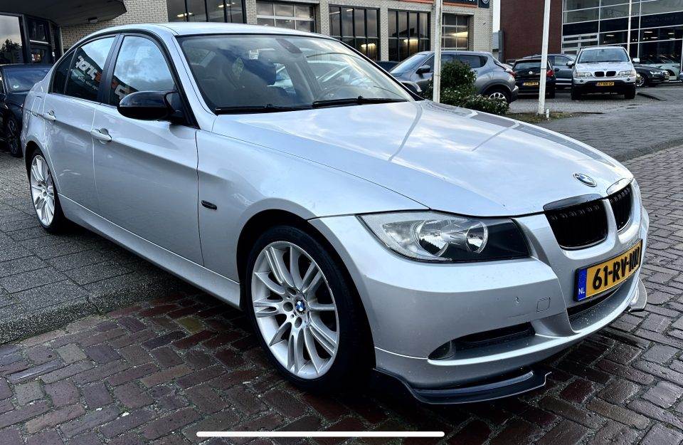 BMW 3-Serie 318i Dynamic executive