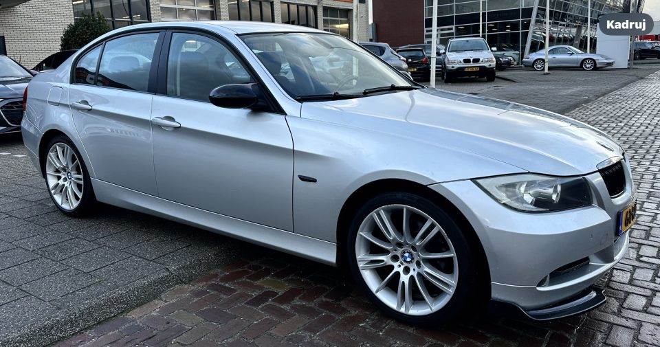 BMW 3-Serie 318i Dynamic executive