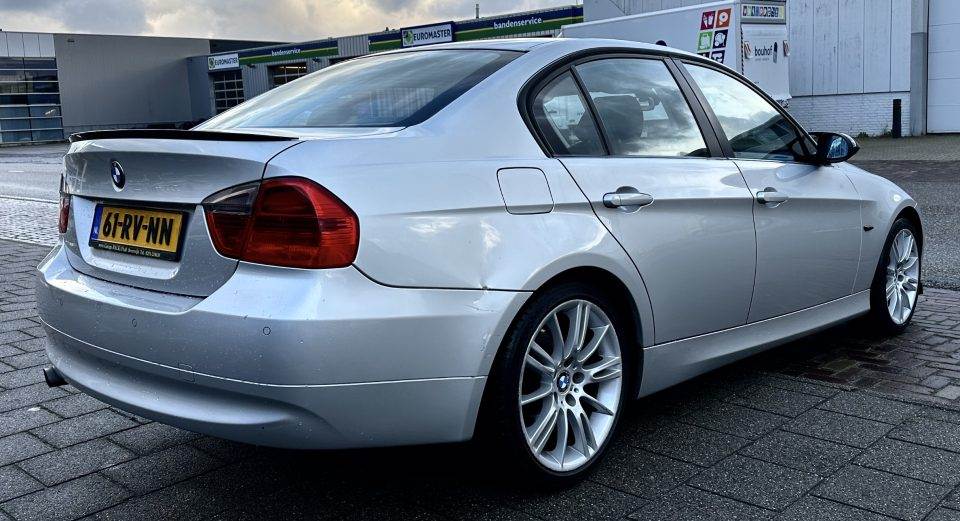 BMW 3-Serie 318i Dynamic executive