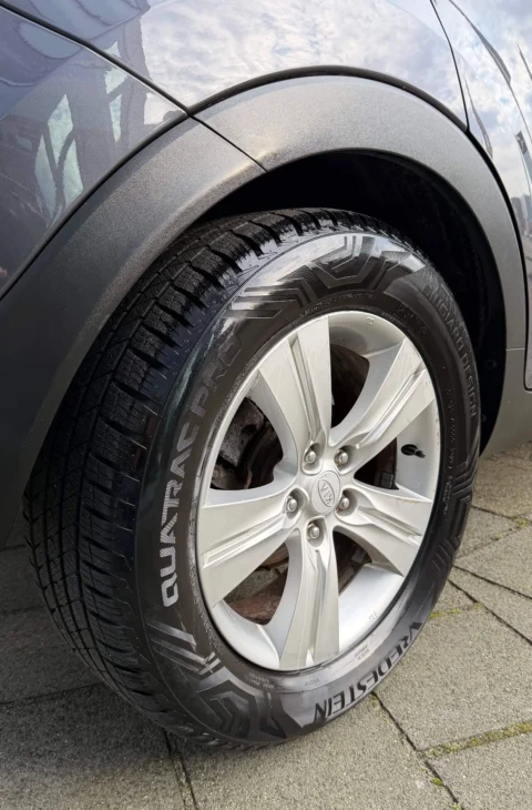 kia sportage 8