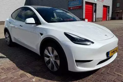tesla 3