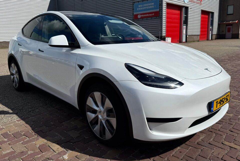 tesla 3