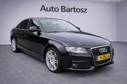 zwart audi sedan in showroom