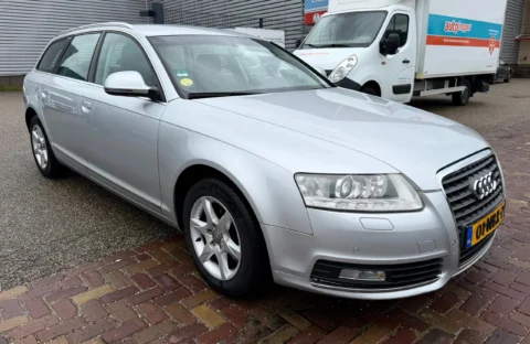 Audi A6 Avant 2.0 TFSI Pro Line 2010, aanzicht van rechts voorkant
