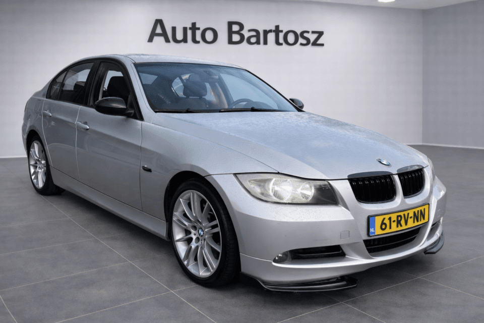 BMW 3-Serie 318i Dynamic executive