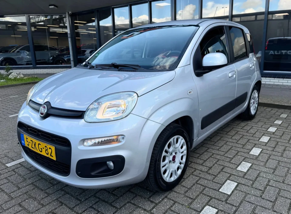 Fiat Panda 0.9 TwinAir Lounge 2015, aanzicht van links voorkant