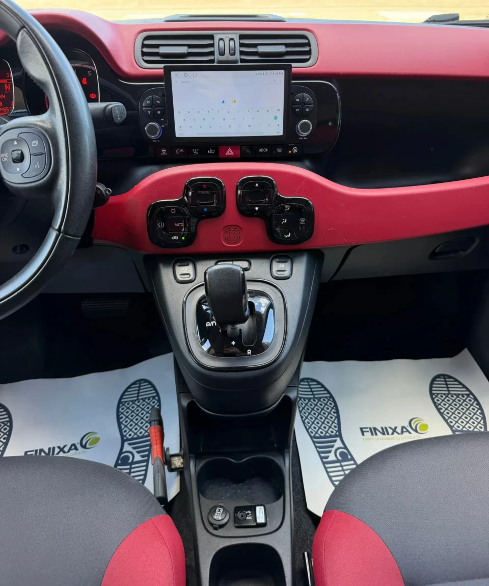 Fiat Panda 0.9 TwinAir Lounge 2015 middenconsole met bedieningselementen en opbergvakken