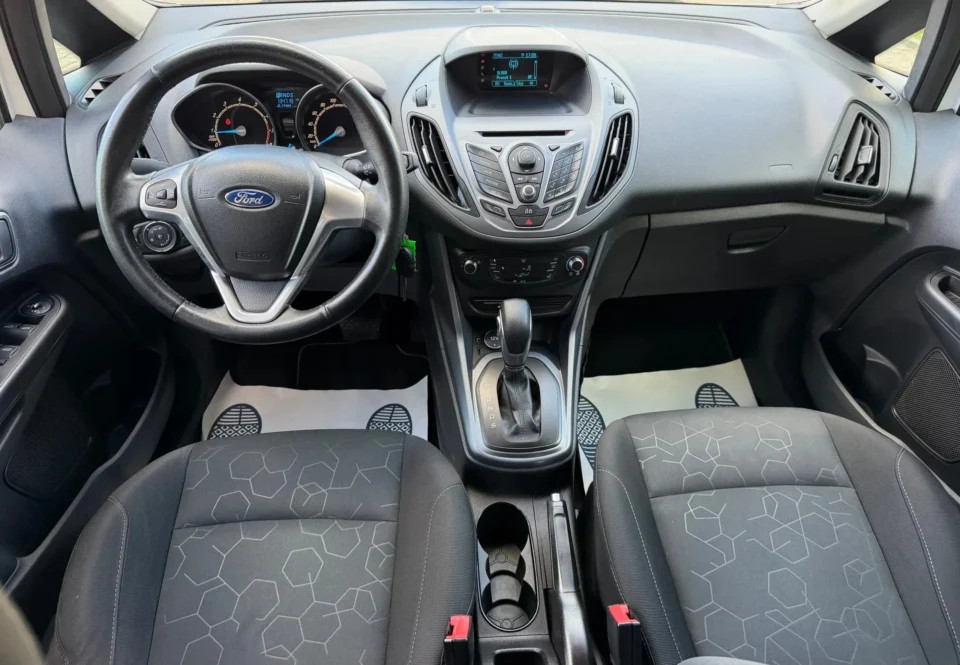 Ford B-Max 1.6 TI-VCT Style 2013 volledig instrumentenpaneel met digitale displays en bedieningselementen