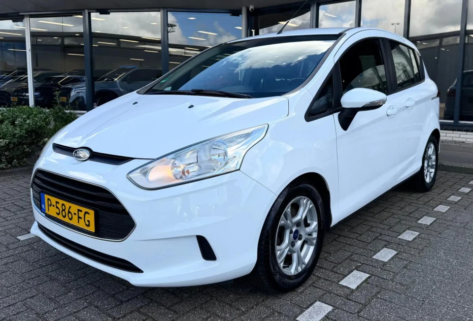 Ford B-Max 1.6 TI-VCT Style 2013, aanzicht van links voorkant