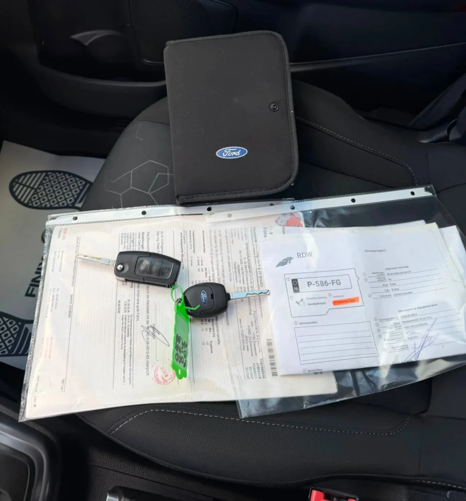 Ford B-Max 1.6 TI-VCT Style 2013 onderhoudsboek en extra sleutel