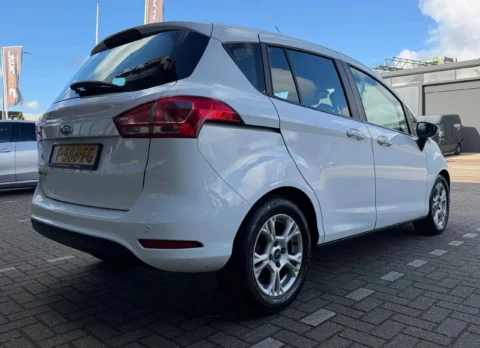 Ford B-Max 1.6 TI-VCT Style 2013, aanzicht van rechts achterkant