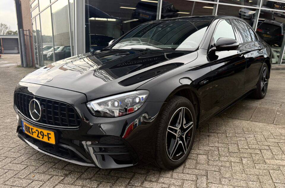 Mercedes E-klasse 300e 4-matic AMG bouwjaar 2021
