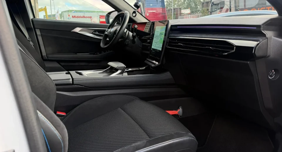 Dashboard view from passenger side of Renault Austral 1.2 E-Tech full hybrid 200 techno esprit Alpine 2024