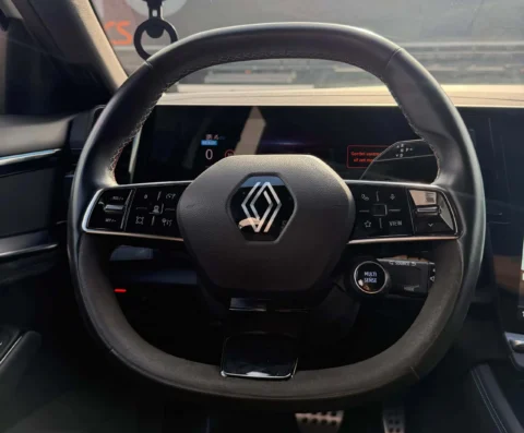 Steering wheel detail of Renault Austral 1.2 E-Tech full hybrid 200 techno esprit Alpine 2024
