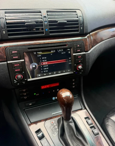 Middenconsole van Renault Austral 1.2 E-Tech full hybrid 200 techno esprit Alpine 2024